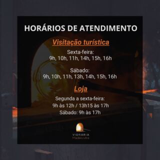 Nosso novo horário de atendimento para novembro 🧡
Entenda como funciona: Na parte da história, é abordado o surgimento, a composição e as curiosidades sobre o vidro. Nesse mesmo espaço, você conhecerá a Maior Taça de Espumante do Mundo, reconhecida pelo Guinness World Records. Já na vidraria, você vivenciará a magia da transformação do vidro nas técnicas do sopro, piastra ou vidro centrifugado, dependendo da produção do dia. Por fim, na loja, você encontrará produtos que refletem a produção da Madelustre, incluindo peças decorativas e itens de iluminação, que são o segmento de atuação da empresa. O valor por pessoa é R$35,00, dos quais R$20,00 são revertidos em compras na loja. Crianças abaixo de 12 anos não pagam.